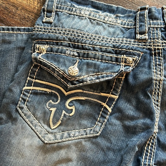Rock Revival Distressed Jeans - Picture 7 of 11